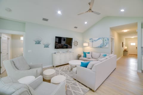 West End Home w/ Yard < 1 Mi to Beach Access! House in Sunnyside