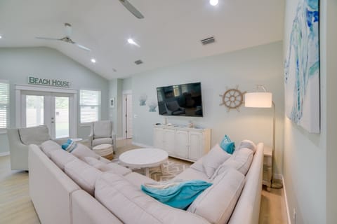 West End Home w/ Yard < 1 Mi to Beach Access! House in Sunnyside