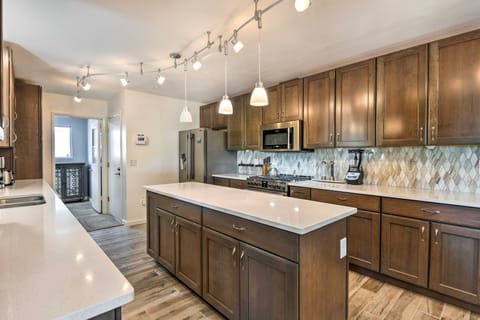 Golfers' Paradise! Upscale Home in Sun City House in Sun City