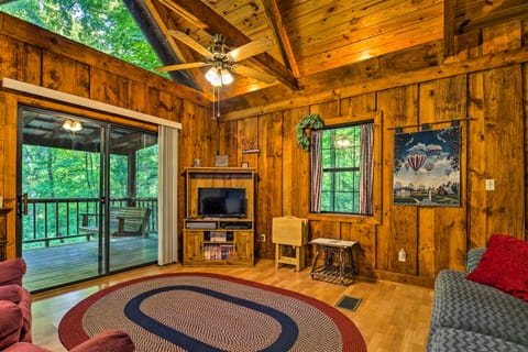 5 Acres, Backyard Creek! Cabin in Tellico Plains House in Tennessee