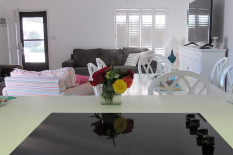 Half-Mi to Beach Access: Sunny Miramar Villa! Apartment in Miramar Beach