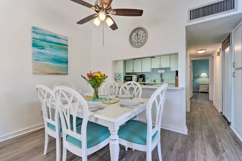 Half-Mi to Beach Access: Sunny Miramar Villa! Apartment in Miramar Beach