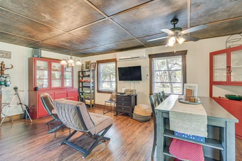 Waterside Angler’s Heaven: Crooked River Fish Camp House in Florida