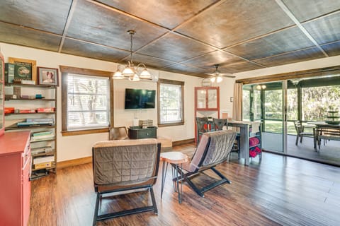 Waterside Angler’s Heaven: Crooked River Fish Camp House in Florida