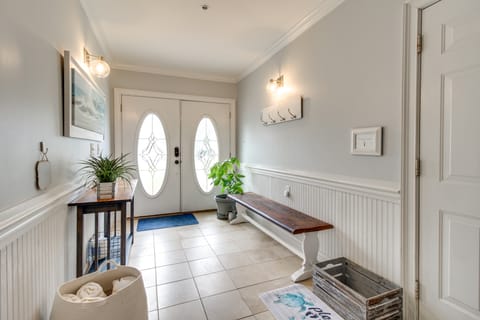 Elegant Tybee Island Townhome, Steps to Beach Apartment in Tybee Island