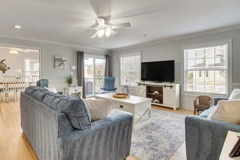 Elegant Tybee Island Townhome, Steps to Beach Apartment in Tybee Island