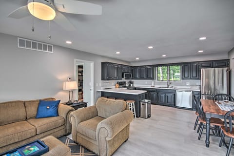 Table Rock Lake Hideaway w/ Deck: Bring Your Boat! House in Roaring River Township