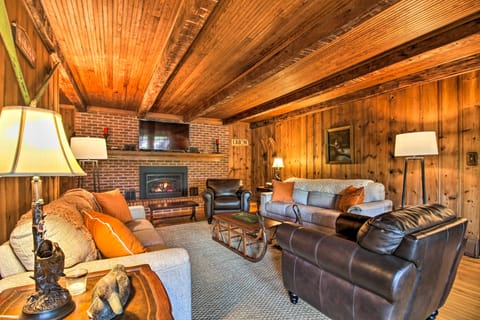 Vintage Schroon Lake Farmhouse w/ Private Beach! House in Schroon Lake