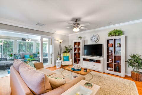 Fort Myers Bungalow - 12 Miles to the Beach! House in Fort Myers