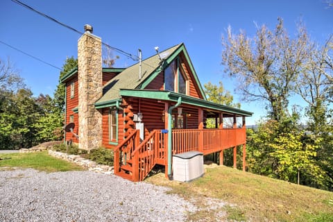 Sevierville Retreat: Private Hot Tub & Lake Views! House in Douglas Lake