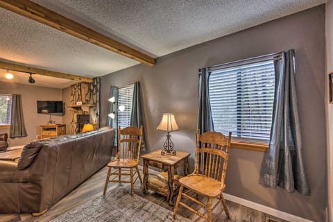 Rustic Ruidoso Cabin w/ Large Deck & Grill! House in Ruidoso