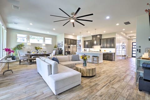 Upscale Austin Area Escape: Families Welcome! House in Rio Grande