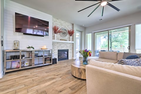 Upscale Austin Area Escape: Families Welcome! House in Rio Grande