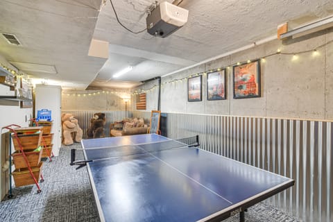 2 Mi to Rocky Mountain Nat'l Park: Cabin w/ Views House in Rocky Mountain National Park