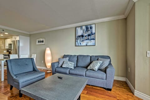 Modern Waterfront Hudson Condo w/ Resort Pool! Apartment in Hudson
