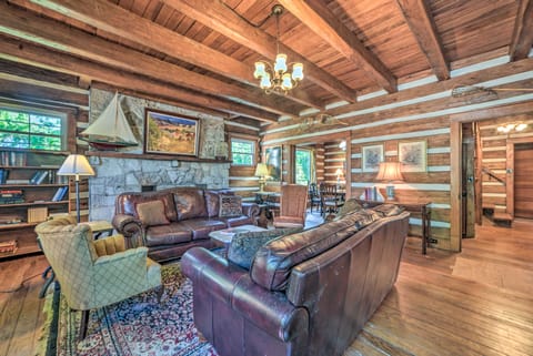 Rustic Dover Retreat w/ Porch - Walk to Boat Ramp! House in Lake Barkley