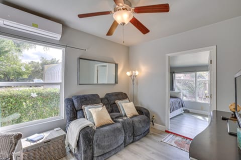 2 Mi to Dtwn Atascadero! Cozy Cottage w/ Yard Cottage in Atascadero