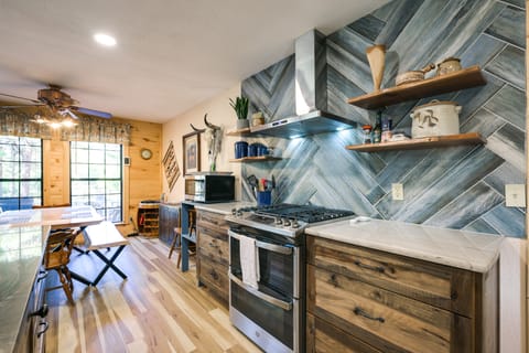 Spacious & Quiet Pagosa Springs Cabin w/ Deck! House in Colorado