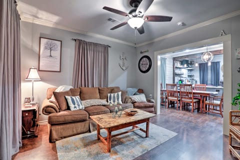 Historic Galveston Home: Walkable Neighborhood! Cottage in Texas City