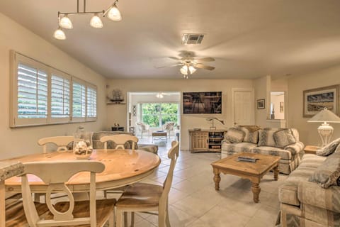 Spacious Naples Home < 1 Mi to Vanderbilt Beach! House in Naples Park