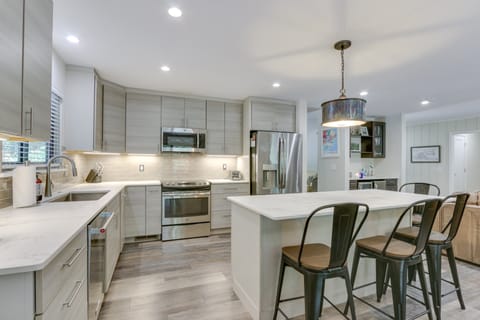 1 Mi to Harbour Town: Sea Pines Resort Home House in Hilton Head Island