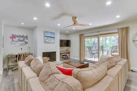 1 Mi to Harbour Town: Sea Pines Resort Home House in Hilton Head Island