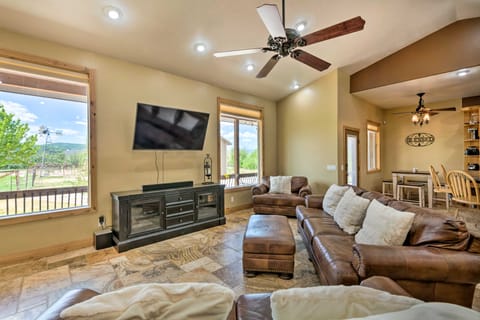 Bright Kamas Home w/ Fire Pit, 22 Mi to Park City! House in Wasatch County