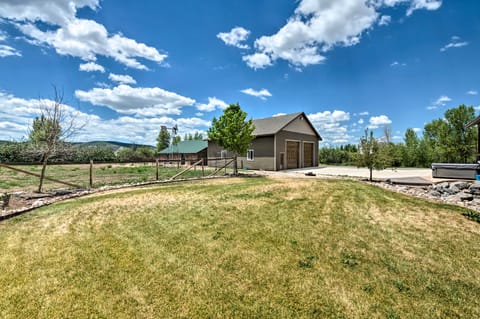 Bright Kamas Home w/ Fire Pit, 22 Mi to Park City! House in Wasatch County