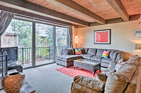 1 Mi to Shore: Quiet South Lake Tahoe Condo Apartment in South Lake Tahoe