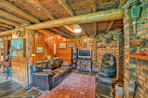 'Sasquatch Inn' Retreat Near Fishing & Hunting! House in Divide