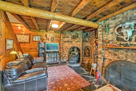 'Sasquatch Inn' Retreat Near Fishing & Hunting! House in Divide