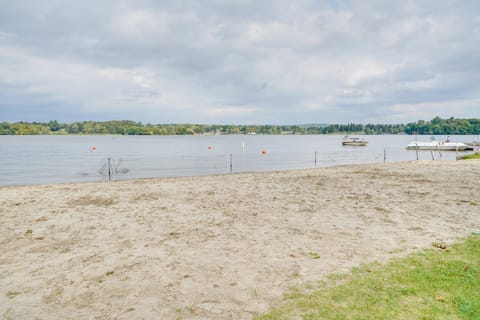 Walk to Beach & Lake: Idyllic Escape in Edinboro! House in Edinboro