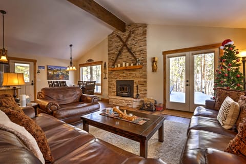 Hot Tub! Family Gem on Snake River in Keystone! House in Keystone