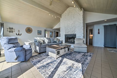 Lake Huron Home w/ Direct Beach Access! House in Michigan