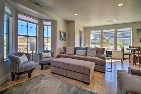 Modern Washington Home - Pool & Trail Access! Apartment in Washington