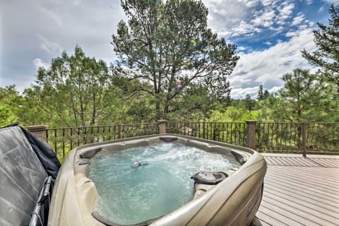 Cozy Ruidoso Cabin w/ Hot Tub & Game Room! House in Ruidoso