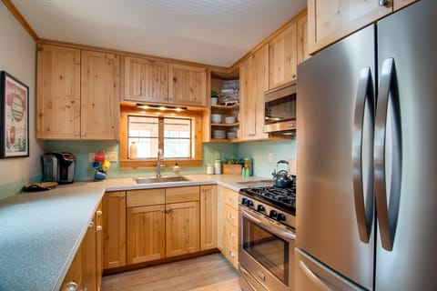 Charming Estes Park Cabin w/ 2 Private Patios! House in Estes Park