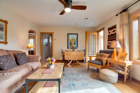 Charming Estes Park Cabin w/ 2 Private Patios! House in Estes Park