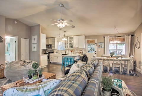 The Lake House in Rathdrum w/ Beach & Fire Pit House in Kootenai County