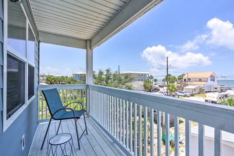 Mexico Beach Getaway w/ Balcony & Ocean Views! Apartment in Mexico Beach