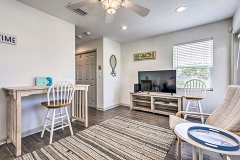 Mexico Beach Getaway w/ Balcony & Ocean Views! Apartment in Mexico Beach