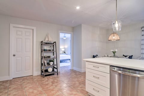 Beach House w/ Pool: 3 Mi to Anna Maria Island! House in Cortez