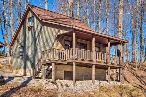 Quiet & Private Cabin ~ 5 Mi to Dale Hollow Lake! House in Kentucky