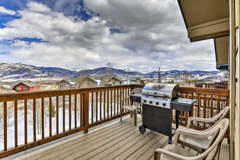 11 Mi to Keystone: Silverthorne Condo w/ Deck Apartment in Wildernest