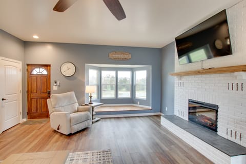 Chic Ste Genevieve Home w/ Nice Interior Amenities House in Ozark Mountains