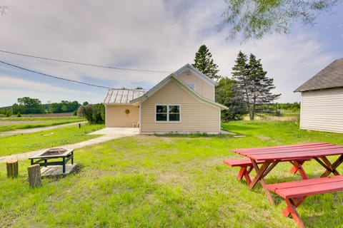 Quiet Baileys Harbor Country Home: 1 Mi to Lake! House in Door County