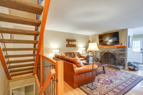 Ski-In Retreat w/ Pool! 2 Blocks to Main St Breck Apartment in Breckenridge