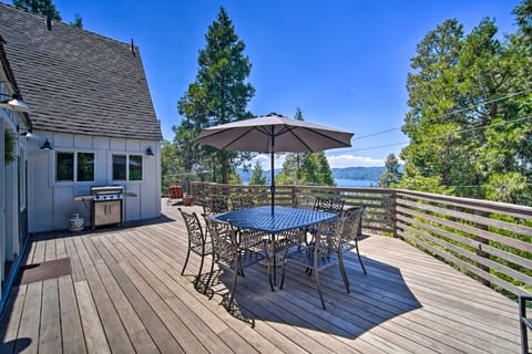 ‘Lakeview Lodge’ Fit for Groups < 1 Mile to Lake! House in Lake Arrowhead