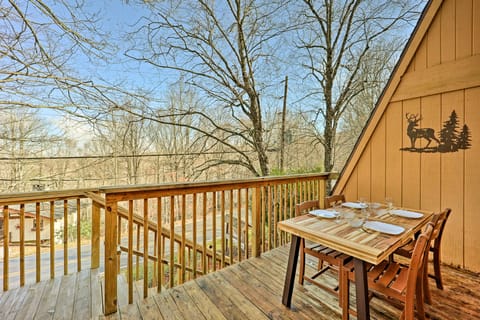 1 Mi to Ski! Condo w/ Indoor Pool in Beech Mtn Apartment in Beech Mountain