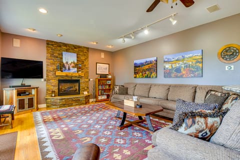 1 Mi to Ski Lift: Mtn-View Breck Home w/ Hot Tub! House in Breckenridge